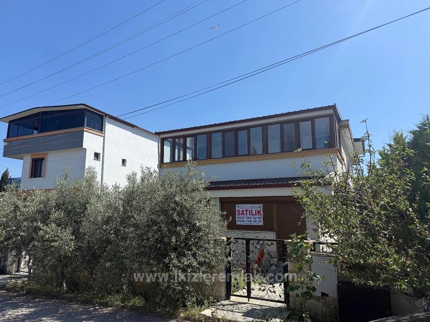 Seferihisar Doğanbey'de Satılık 2+1 Bahçeli Full Eşyalı Villa