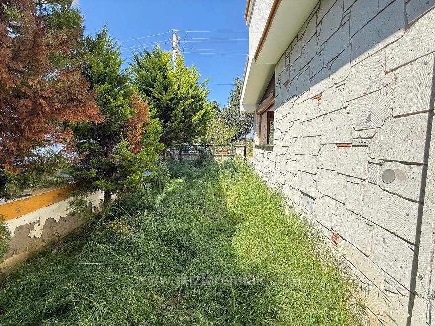 Seferihisar Doğanbey'de Satılık 2+1 Bahçeli Full Eşyalı Villa