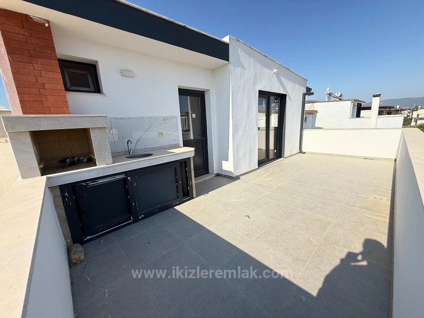 Seferihisar Doğanbey Merkez'de Satılık Sıfır 3+1 Villa