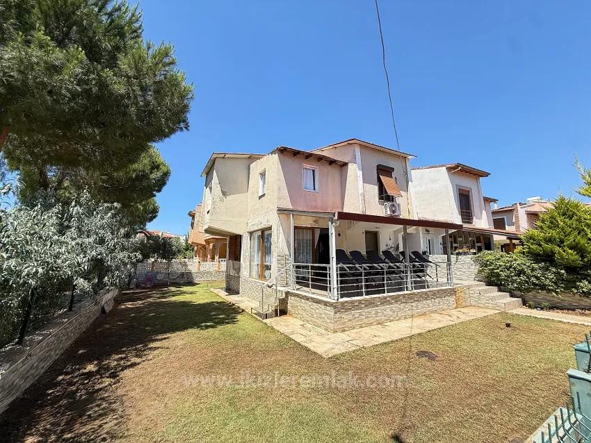 Seferihisar Doğanbey'de Satılık 3+1 Denize 50M Bahçeli Villa