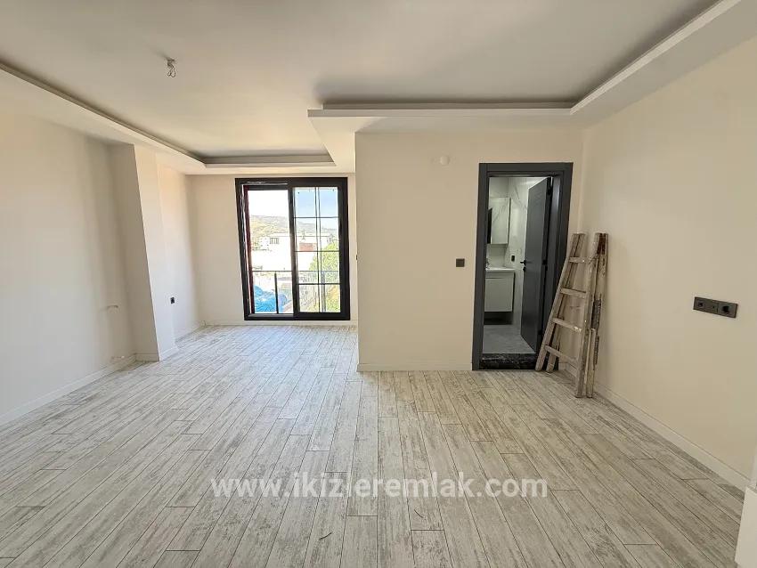 Seferihisar Doğanbey'de Satılık 1+1 Deniz Tarafında Satılık Daire