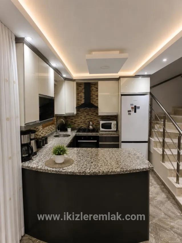 Gümüldür'de Denize 100m Full Eşyalı Geniş Bahçeli Villa