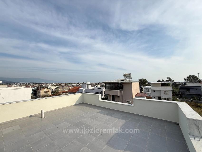 Seferihisar Doğanbey Merkezde Satılık 3+1 Müstakil Bahçeli Villa