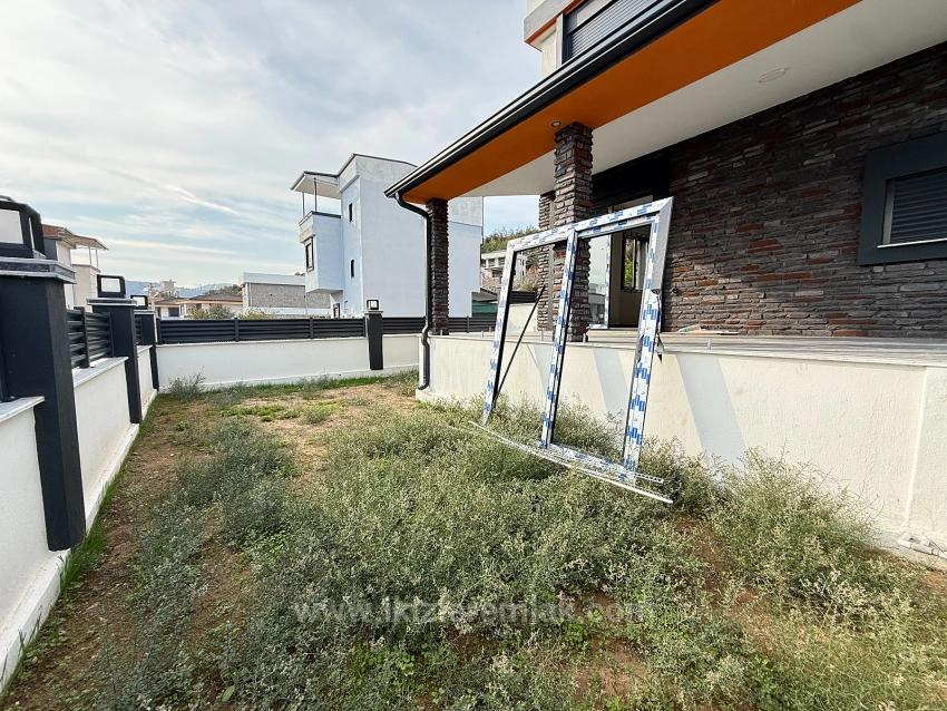 Seferihisar Doğanbey Merkezde Satılık 3+1 Müstakil Bahçeli Villa