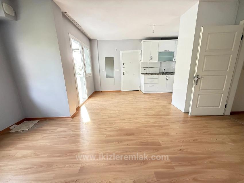 Seferihisar Doğanbey Merkez'de Satılık Geniş Bahçeli 4+1 Villa