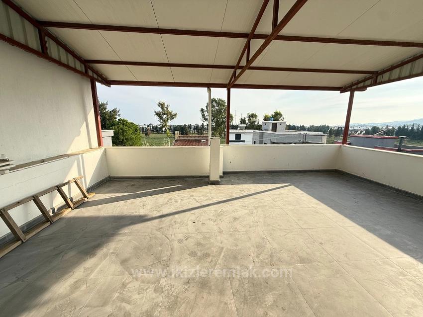 Seferihisar Doğanbey Merkez'de Satılık Geniş Bahçeli 4+1 Villa