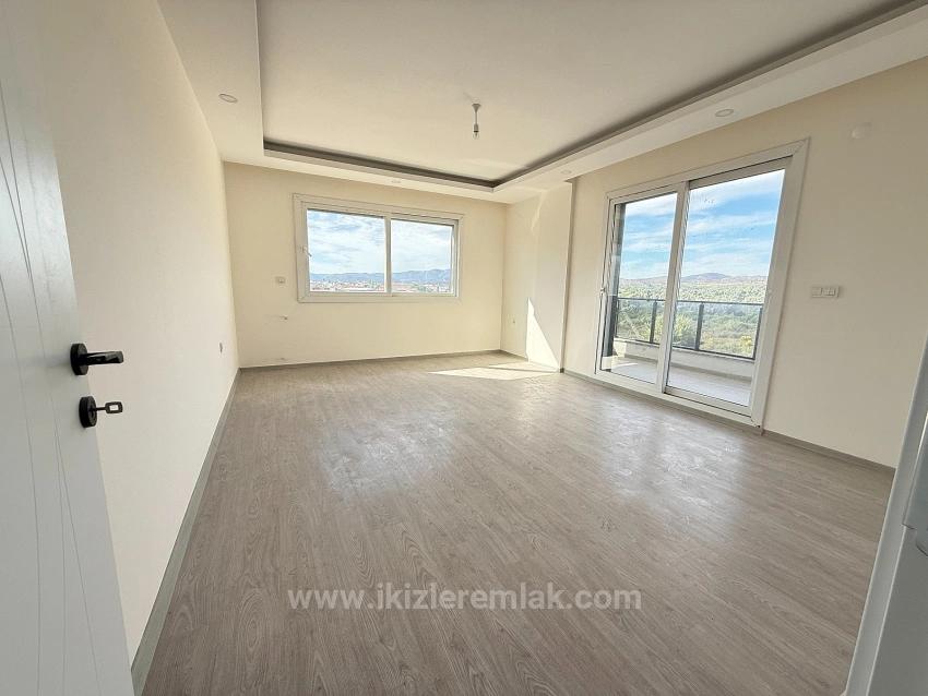 Seferihisar Ürkmez Mersin Alanı Mah. Satılık 3+2 Daire - 180 m²