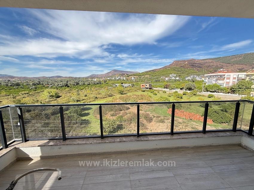 Seferihisar Ürkmez Merkezde Satılık 3 + 2 Sıfır Asansörlü Daire Dubleks