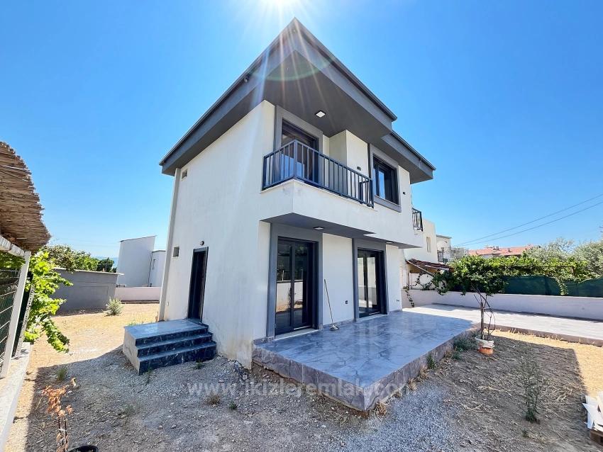 Seferihisar Doganbey'de Satılık 390 M2 Bahçe İçinde Tek Müstakil 3+1 Ebeveynli Villa