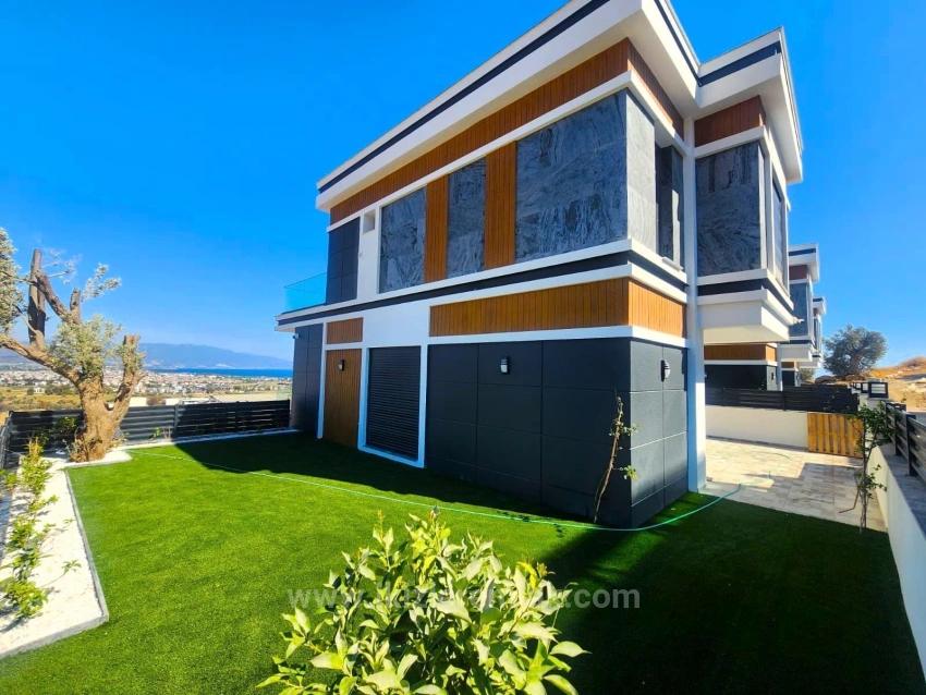 Seferihisar Doğanbey’de Satılık Tek Müstakil Geniş Bahçeli Panoramik Deniz Manzaralı