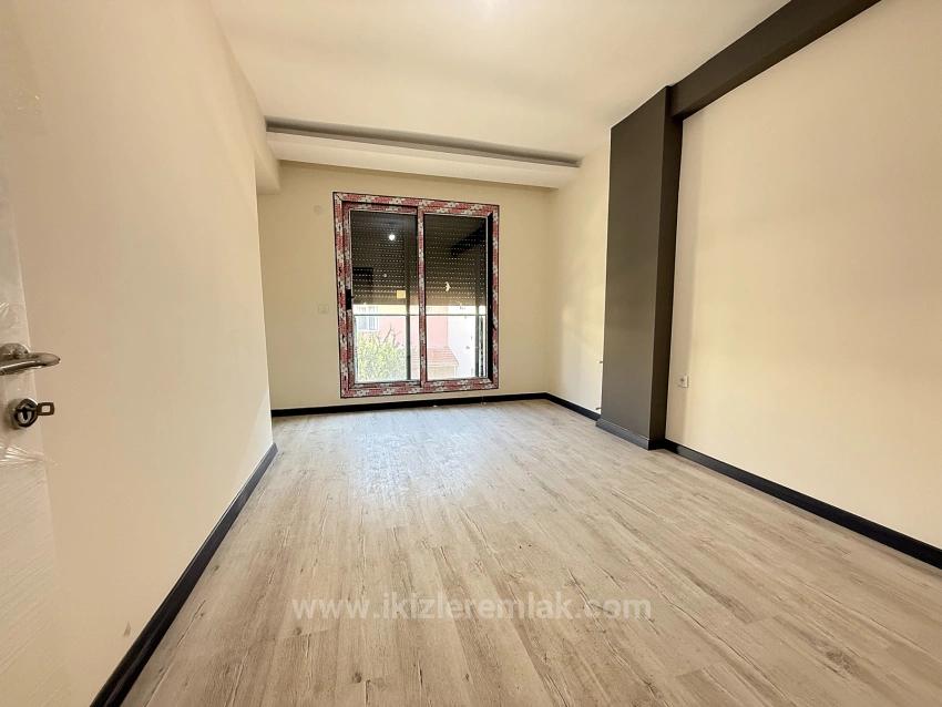 Seferihisar Doğanbey'de Denize Yakın Satılık Sıfır Bahçeli 3+1 Villa