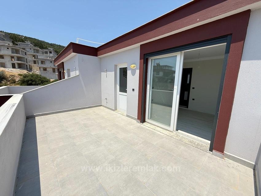 Seferihisar Doğanbey'de Satılık Deniz Manzarali Müstakil Bahçeli 3+1 Villa