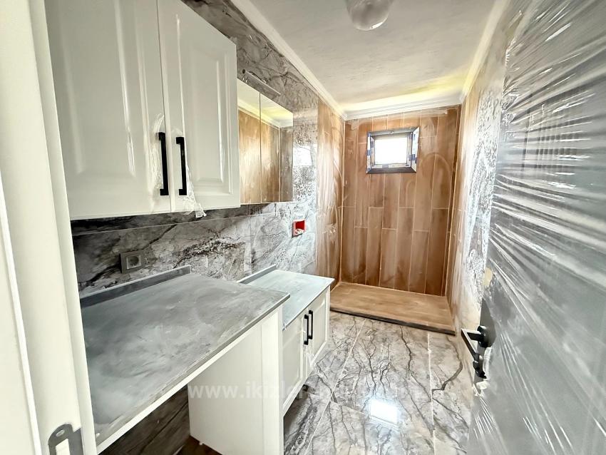 Seferihisar Doğanbeyde Satılık 3+1 Deniz Manzaralı Bahçeli Villa