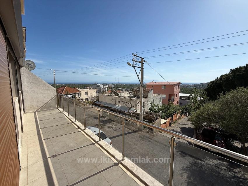 Gümüldür Merkezde Satılık 3 + 1 Deniz Ve Doğa Manzarali Yeni Daire