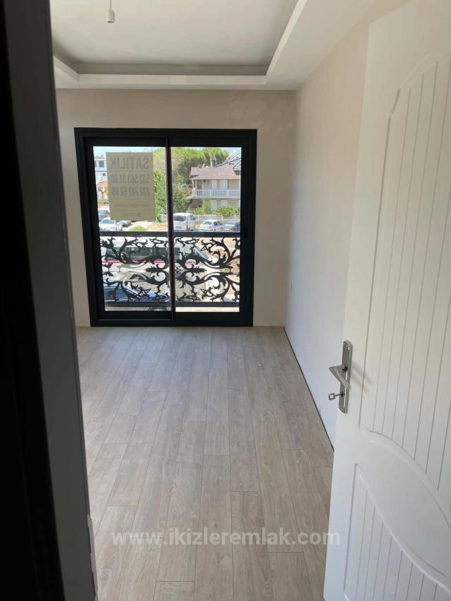 Seferihisar Ürkmez'de Deniz Tarafında Satılık Lüks Kulanışlı Dubleks Vılla