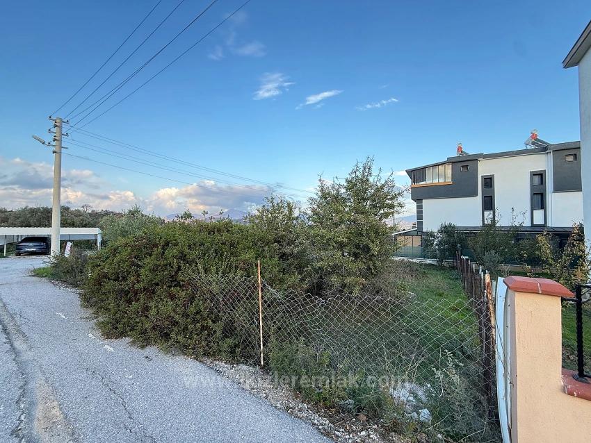 Seferihisar Doğanbey’de Satılık 285 Metre² İmarlı Köşe Arsa