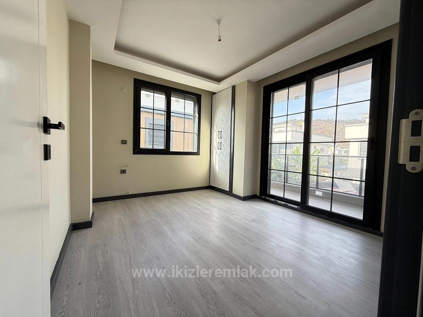 Seferihisar Doğanbeyde Satılık Müstakil Havuzlu Sıfır Lüks Villa