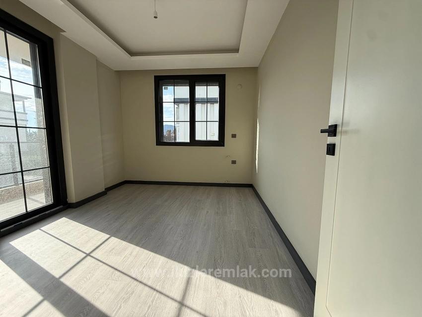 Seferihisar Doğanbeyde Satılık Müstakil Havuzlu Sıfır Lüks Villa