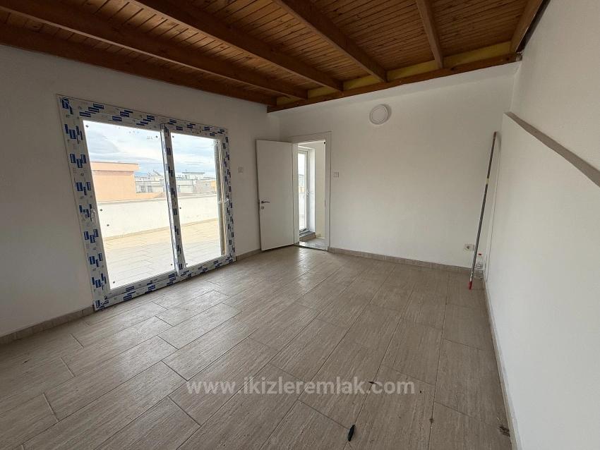 Seferihisar Doğanbey’de Satılık 3 + 1 Sıfır Geniş Bahçeli Villa Yazlık