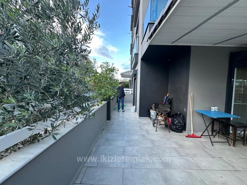 Seferihisar Doğanbey’de Satılık Giriş Katı Denize 200 M 2+1 Daire