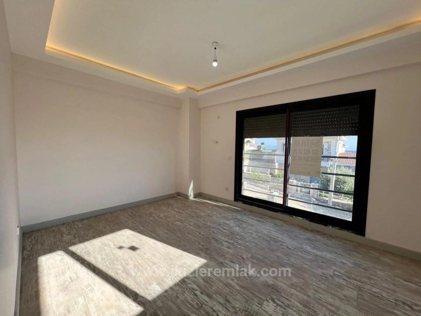 Seferihisar Akarcada Müstakil Havuzlu Lüx Şömüneli Satılık 4+1 Villa