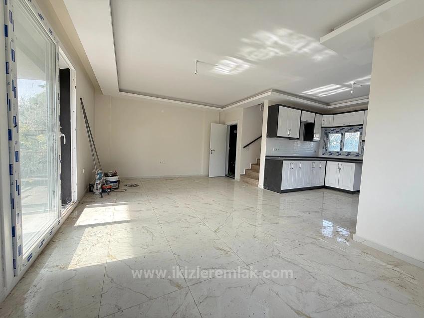 Seferihisar Doğanbey’de Satılık Tek Müstakil Bahçeli Sıfır 3+1 Villa