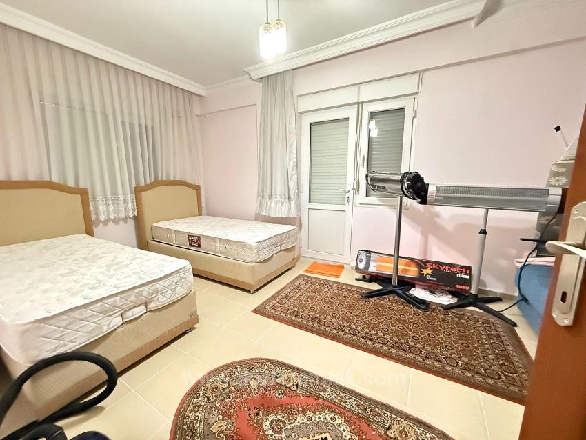 Seferihisar Ürkmez Merkez’de Satılık 2 + 1 80M2 Masrafsız Daire