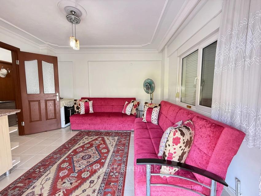 Seferihisar Ürkmez Merkez’de Satılık 2 + 1 80M2 Masrafsız Daire