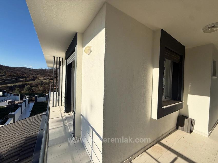 Seferihisar Payamlı'da Satılık 2+1 Sıfır Bahçeli Dublex Yazlık