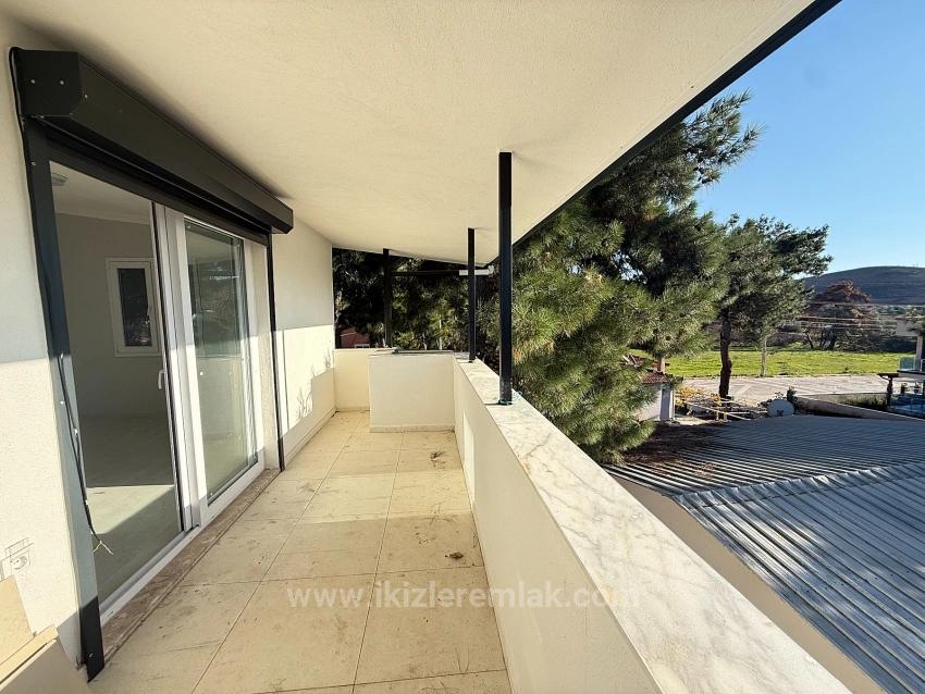 Seferihisar Payamlı'da Satılık 2+1 Sıfır Bahçeli Dublex Yazlık