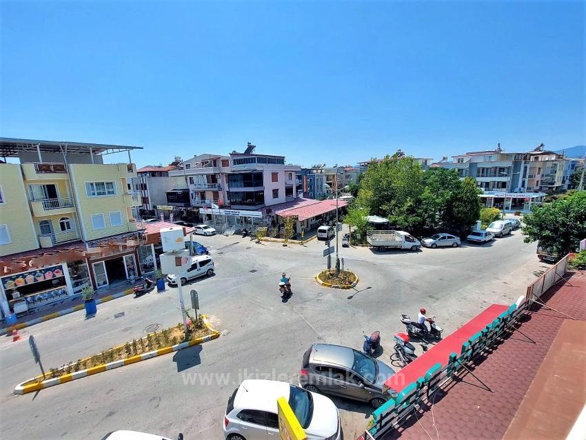 Seferihisar Ürkmez Merkez'de Satılık 2+1 Daire Ayrı Mutfak