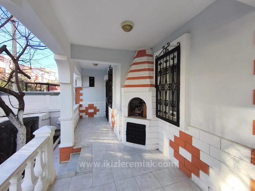 Seferihisar Doğanbey’de Satılık Bahçeli Müstakil 6 + 1 Villa