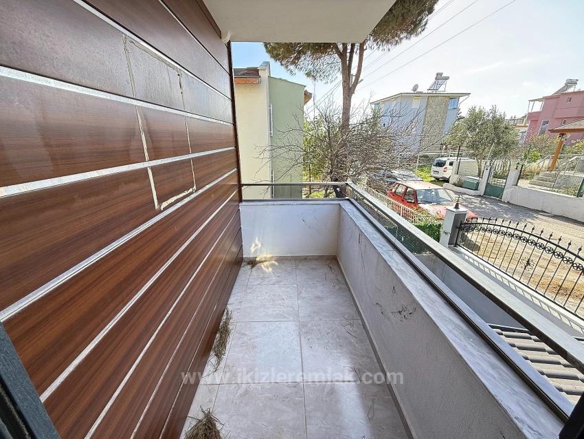 Seferıhısar Doğanbey'de Satılık Sıfır Genıs Müstakil 4+1 Villa