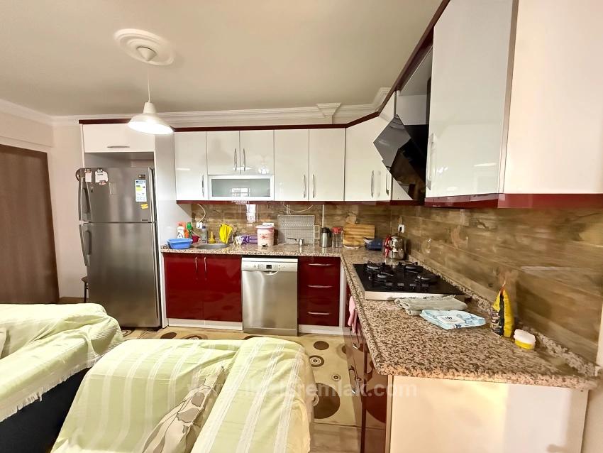 Seferihisar Ürkmez Merkezde Satılık Giriş Katı Bahçeli 2 + 1 Daire