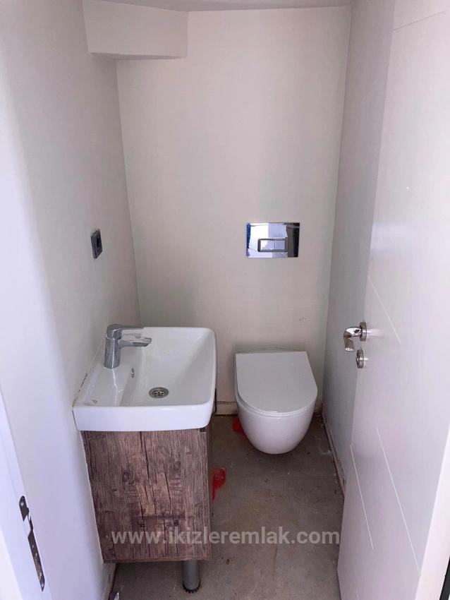 Seferihisar Doğanbey'de Satılık 3+1 Geniş Bahçeli Dubleks Villa