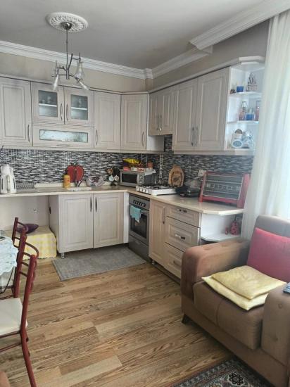 Seferihisar Ürkmez Merkez’de Satılık 2 + 1 Ara Kat Daire