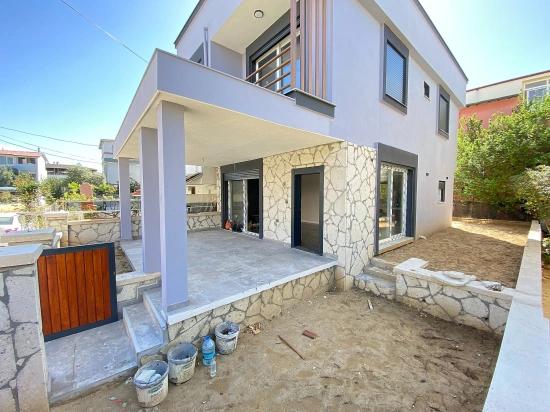 Seferihisar Doğanbeyde Satılık Sıfır Tek Müstakil 3+1 Lüks Villa