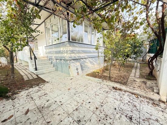 Seferihisar Doğanbey Merkez'de Satılık Geniş Bahçeli 4+1 Villa