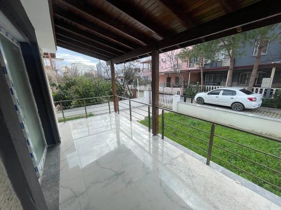 Seferihisar Doğanbey'de Satılık Ferah Konum Denize Çok Yakın 3+1 Lüks Villa