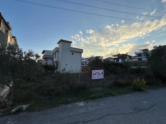 Seferihisar Doğanbey’de Satılık 285 Metre² İmarlı Köşe Arsa
