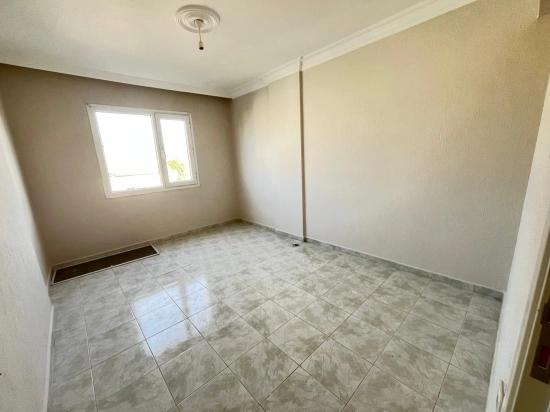 Ürkmez Merkezde Denıze Yakın Satılık Ara Kat Genis 2+1 Daire