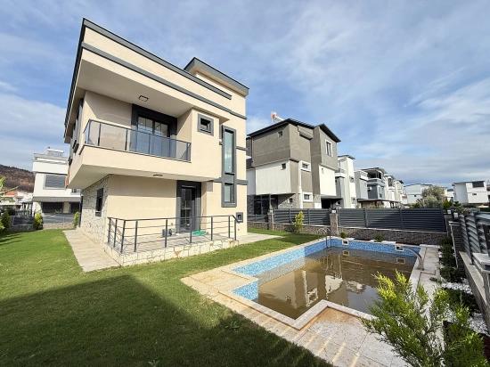Seferihisar Doğanbeyde Satılık Müstakil Havuzlu Sıfır Lüks Villa