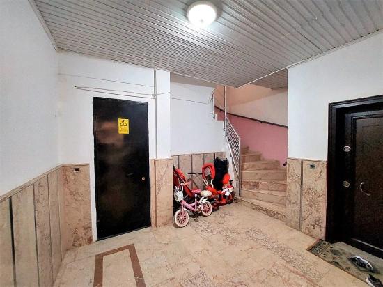 Seferihisar Ürkmez Merkez'de Satılık 2+1 Daire Ayrı Mutfak