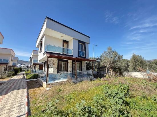 Seferihisar Doğanbey’de Satılık Tek Müstakil Geniş Bahçeli 3 + 1 Villa