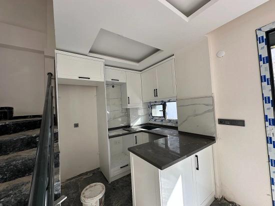 Seferihisar Ürkmez De Satılık 2+1 Geniş Bahçeli Sıfır Villa