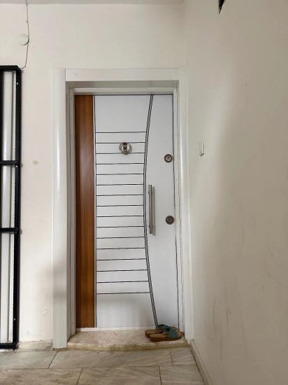 Seferihisar Ürkmez Merkez’de Satılık Ara Kat 2 + 1 Daire