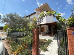 Seferihisar Doğanbey Cumhuriyet Mah. Satılık 3+1 Yazlık - 160 m²