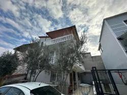 Seferihisar Doğanbey Cumhuriyet Mah. Satılık 4+1 Villa - 170 m²