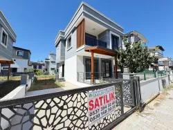 Seferihisar Doğanbey Cumhuriyet Mah. Satılık 3+1 Villa - 300 m²