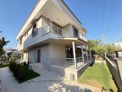 Seferihisar Doğanbey Cumhuriyet Mah. Satılık 3+1 Villa - 180 m²